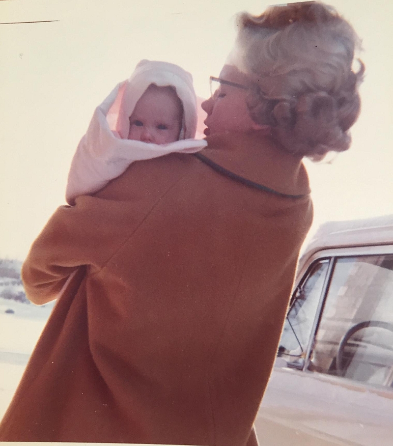 1962, Lynn holds newborn Marylou