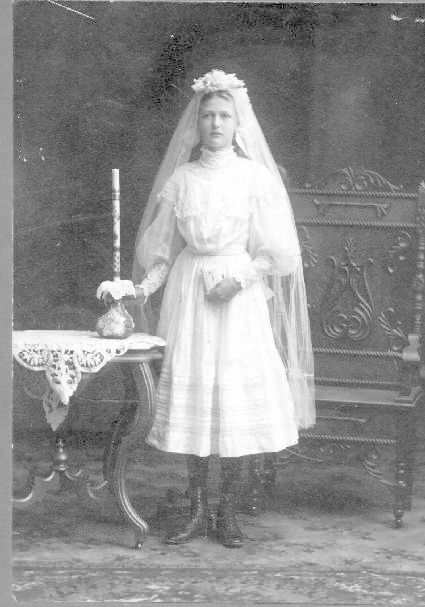 Stella Korte First Communion 1906